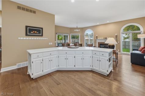 4609 Kingsrow Avenue NW Canton OH 44709