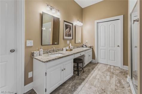 4609 Kingsrow Avenue NW Canton OH 44709