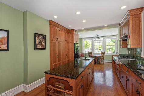 2750 Leighton Road Shaker Heights OH 44120