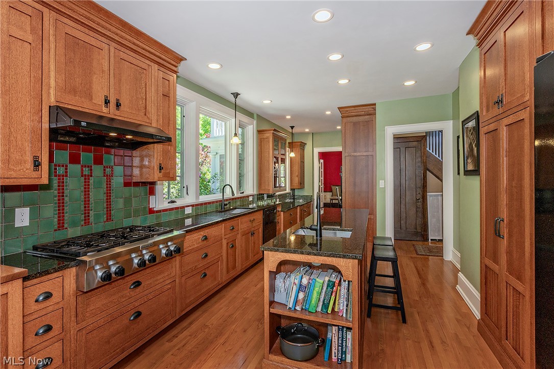 2750 Leighton Road Shaker Heights OH 44120