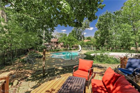 2750 Leighton Road Shaker Heights OH 44120