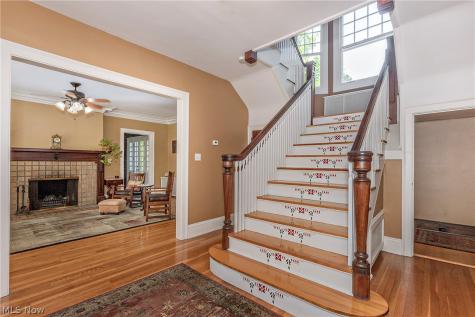 2750 Leighton Road Shaker Heights OH 44120