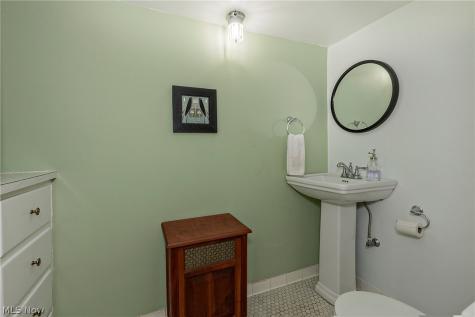 2750 Leighton Road Shaker Heights OH 44120