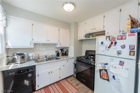 838 Warwick Drive Sheffield Lake OH 44054