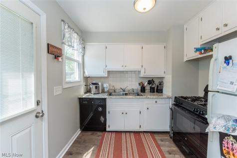 838 Warwick Drive Sheffield Lake OH 44054