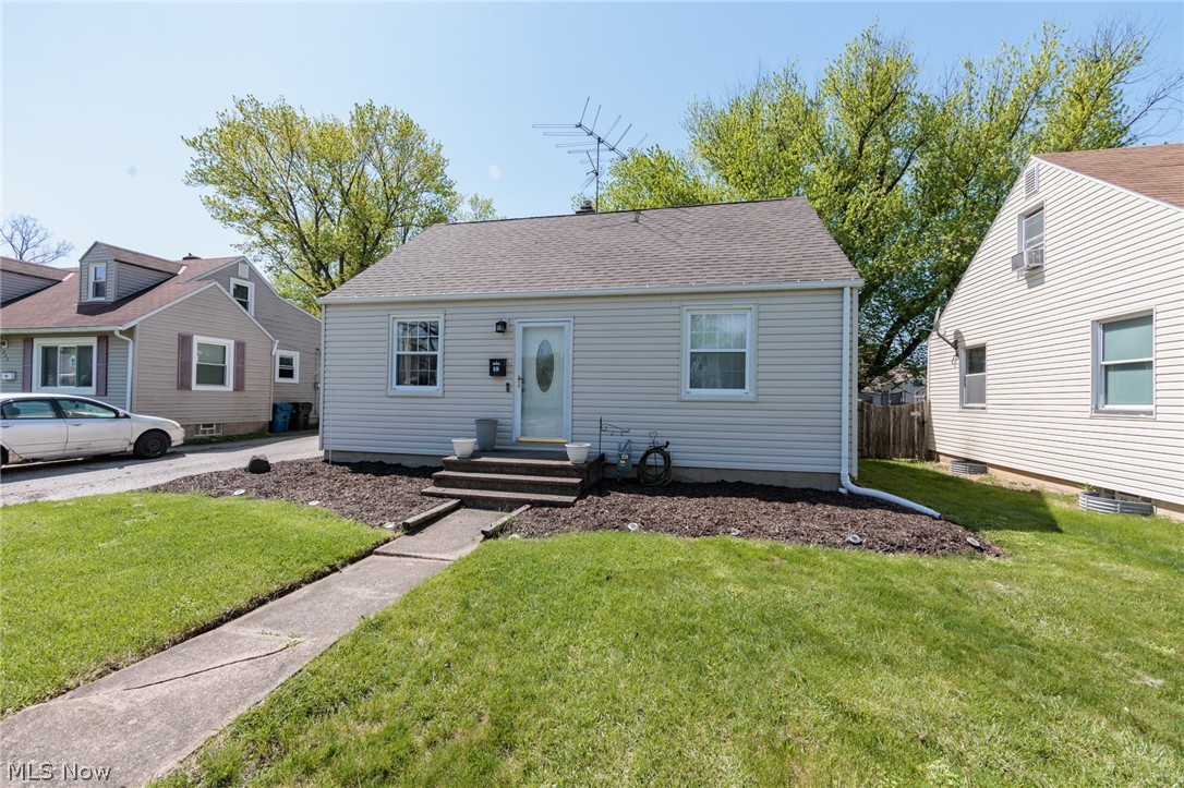 838 Warwick Drive Sheffield Lake OH 44054