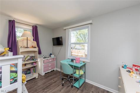 838 Warwick Drive Sheffield Lake OH 44054