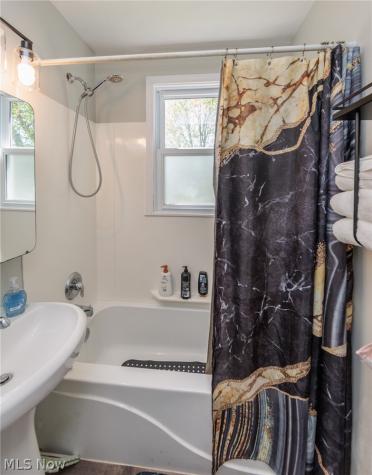 838 Warwick Drive Sheffield Lake OH 44054