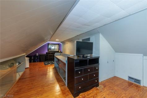838 Warwick Drive Sheffield Lake OH 44054
