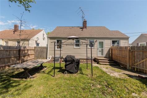 838 Warwick Drive Sheffield Lake OH 44054