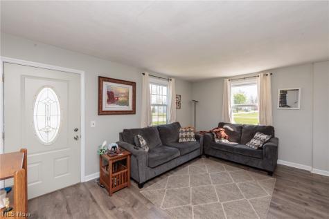 838 Warwick Drive Sheffield Lake OH 44054