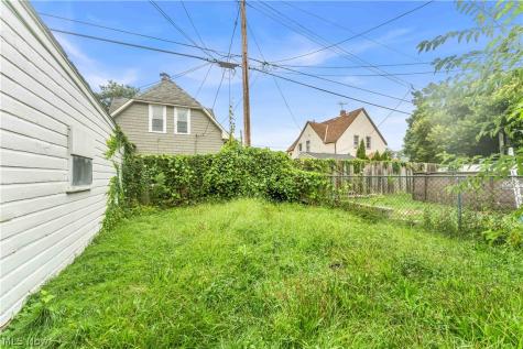 1012 E 72nd Street Cleveland OH 44103