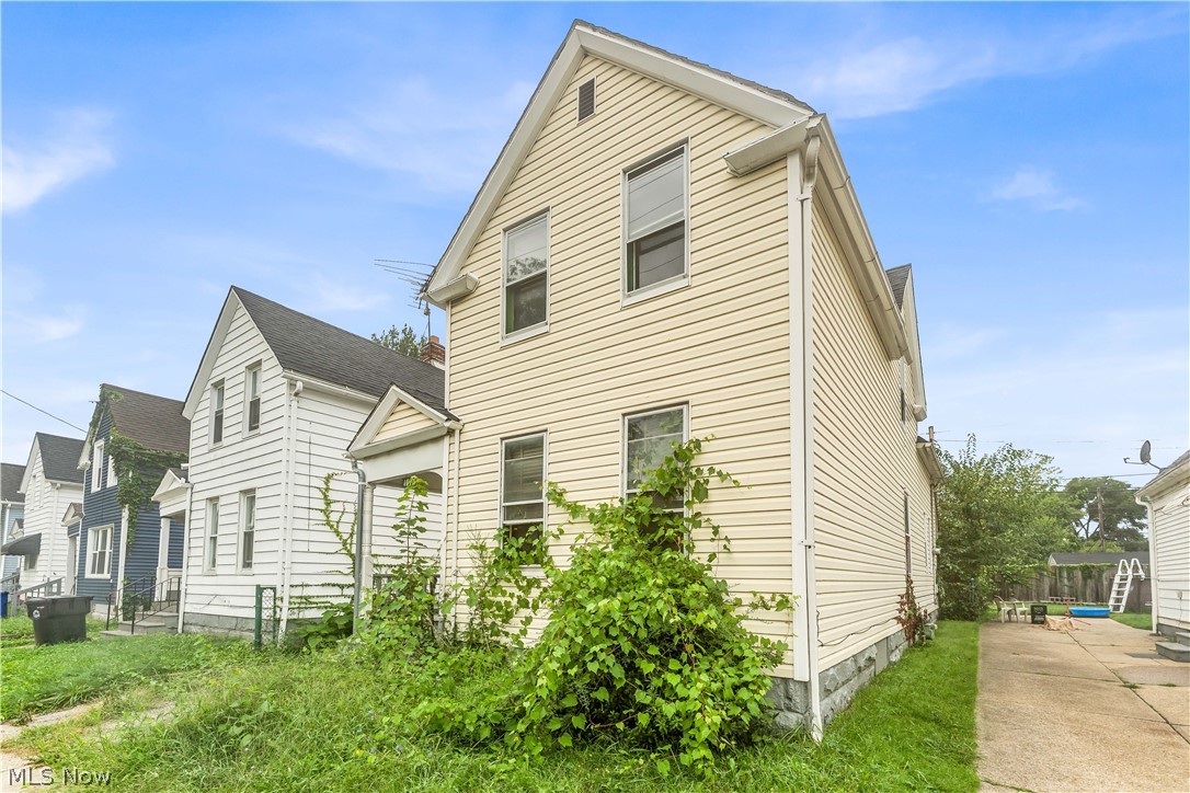 1012 E 72nd Street Cleveland OH 44103