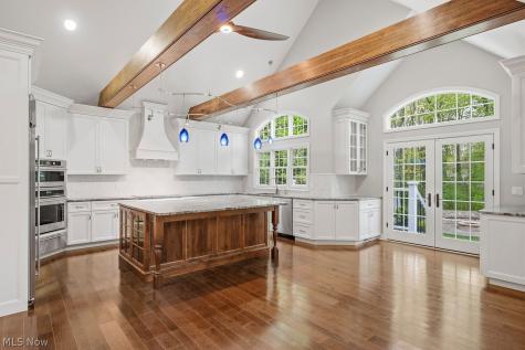 7107 Navajo Trail Solon OH 44139