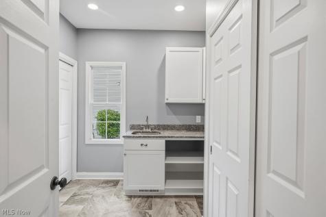 7107 Navajo Trail Solon OH 44139