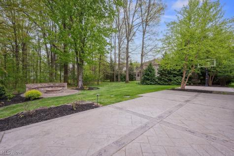 7107 Navajo Trail Solon OH 44139