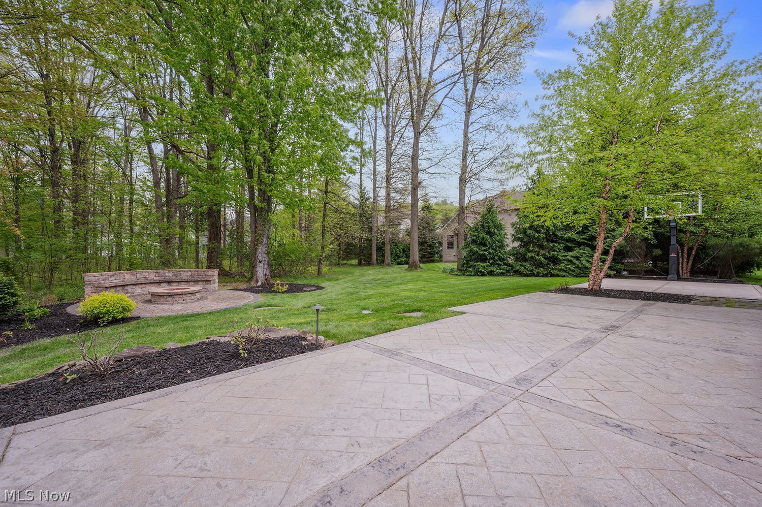 7107 Navajo Trail Solon OH 44139