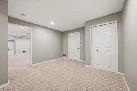 7107 Navajo Trail Solon OH 44139