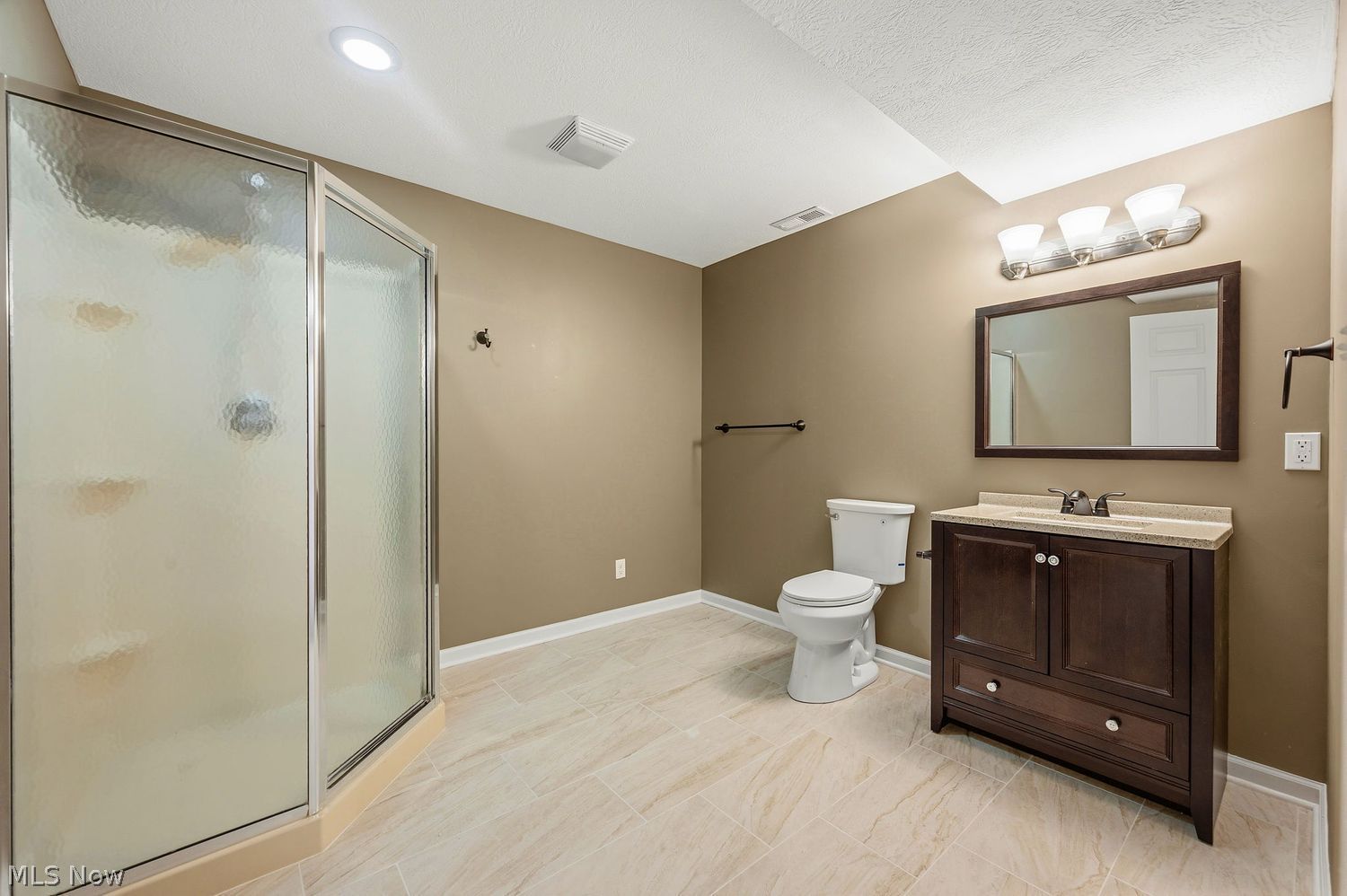 7107 Navajo Trail Solon OH 44139