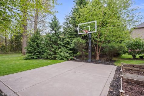 7107 Navajo Trail Solon OH 44139