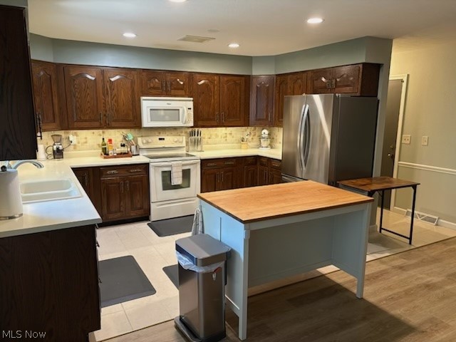3986 April Drive Uniontown OH 44685