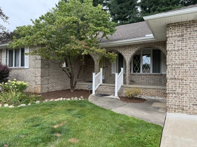 3986 April Drive Uniontown OH 44685