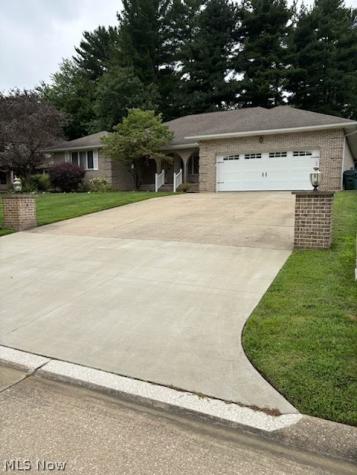 3986 April Drive Uniontown OH 44685