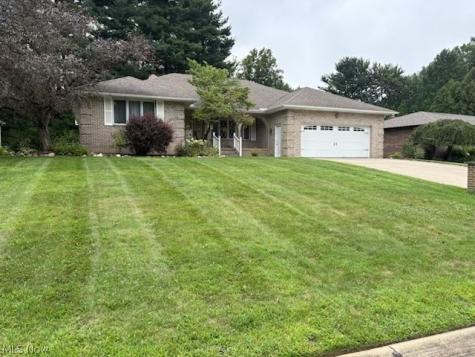 3986 April Drive Uniontown OH 44685