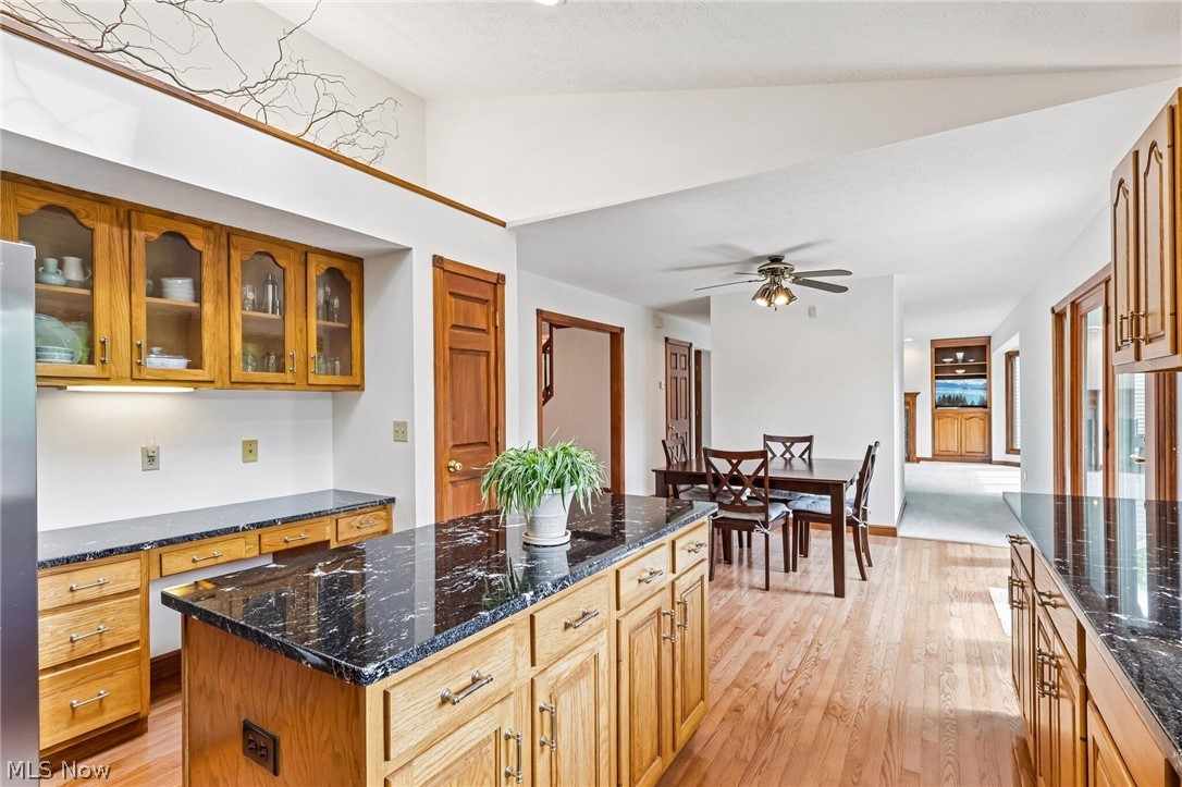8449 Settlers Passage Brecksville OH 44141