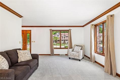 8449 Settlers Passage Brecksville OH 44141