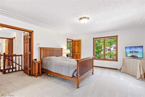 8449 Settlers Passage Brecksville OH 44141