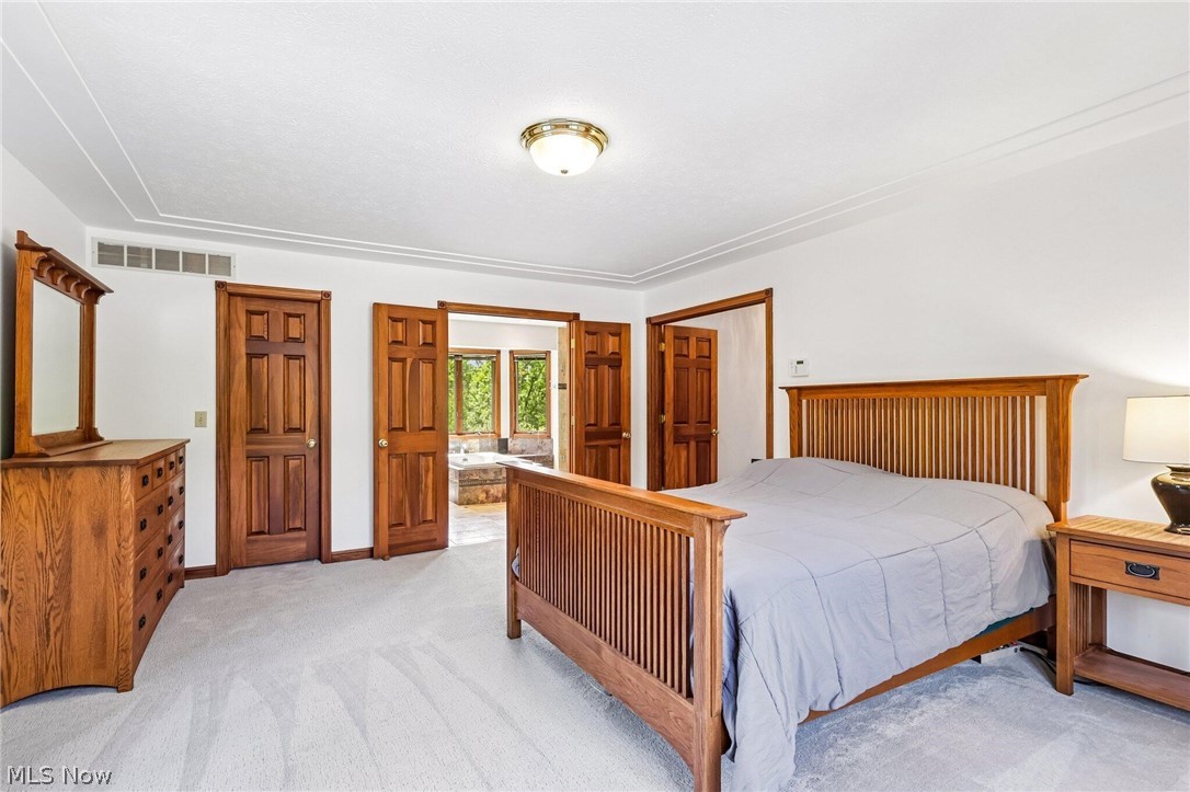 8449 Settlers Passage Brecksville OH 44141