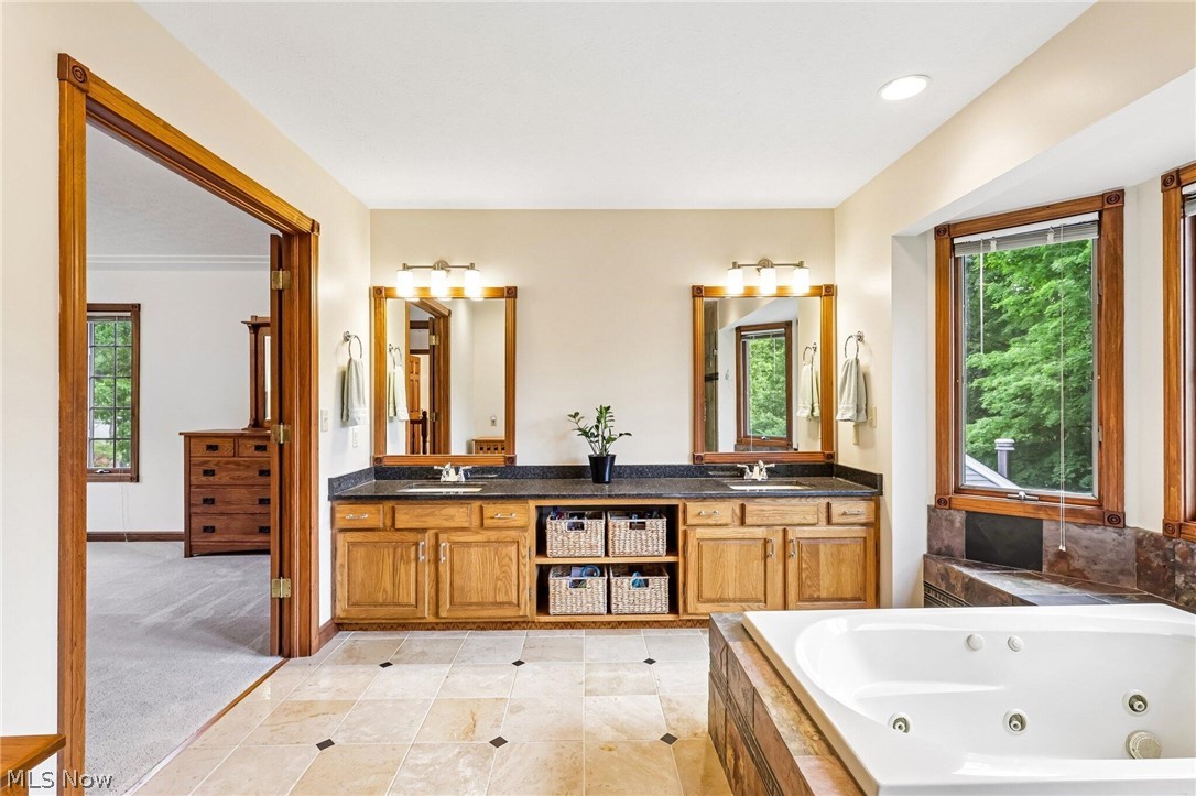 8449 Settlers Passage Brecksville OH 44141