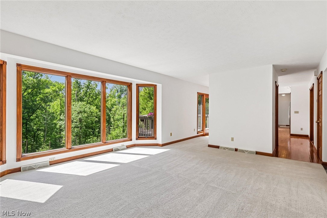 8449 Settlers Passage Brecksville OH 44141