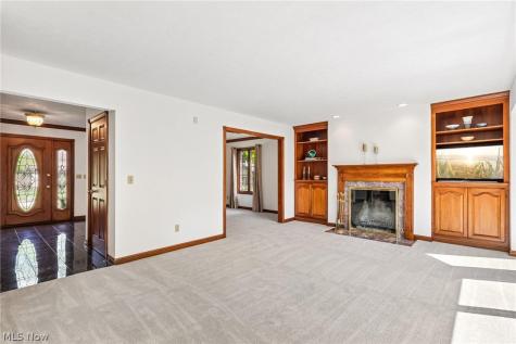 8449 Settlers Passage Brecksville OH 44141