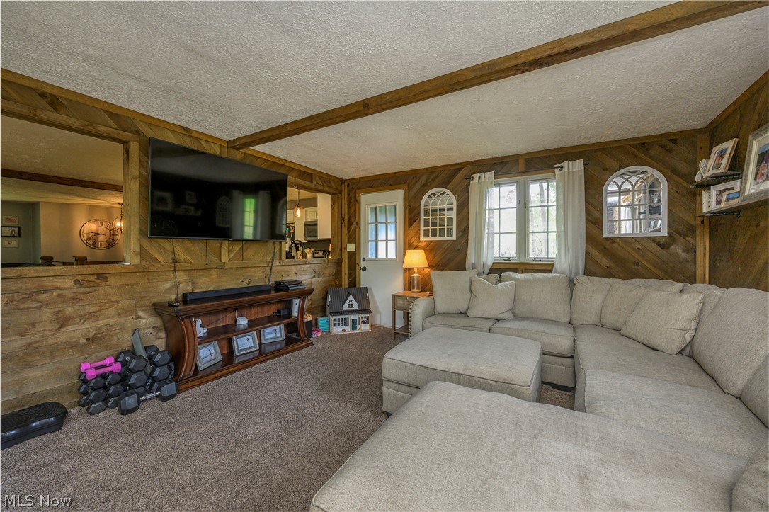 2490 Oak Tree Drive NW Dover OH 44622