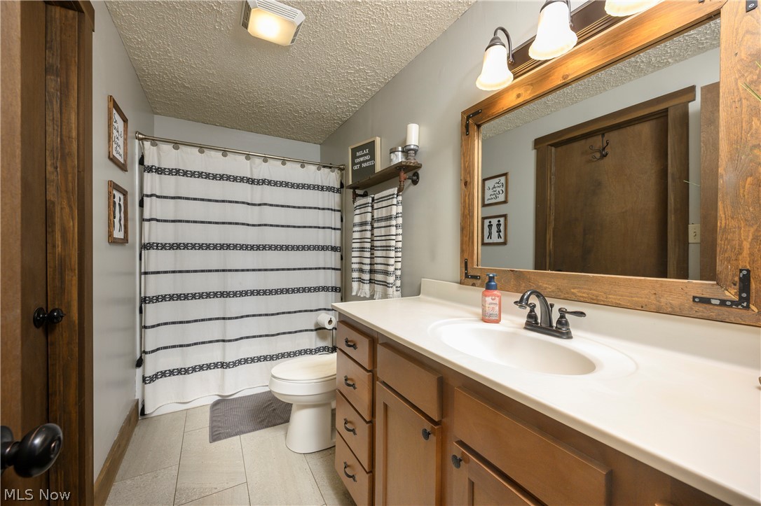 2490 Oak Tree Drive NW Dover OH 44622