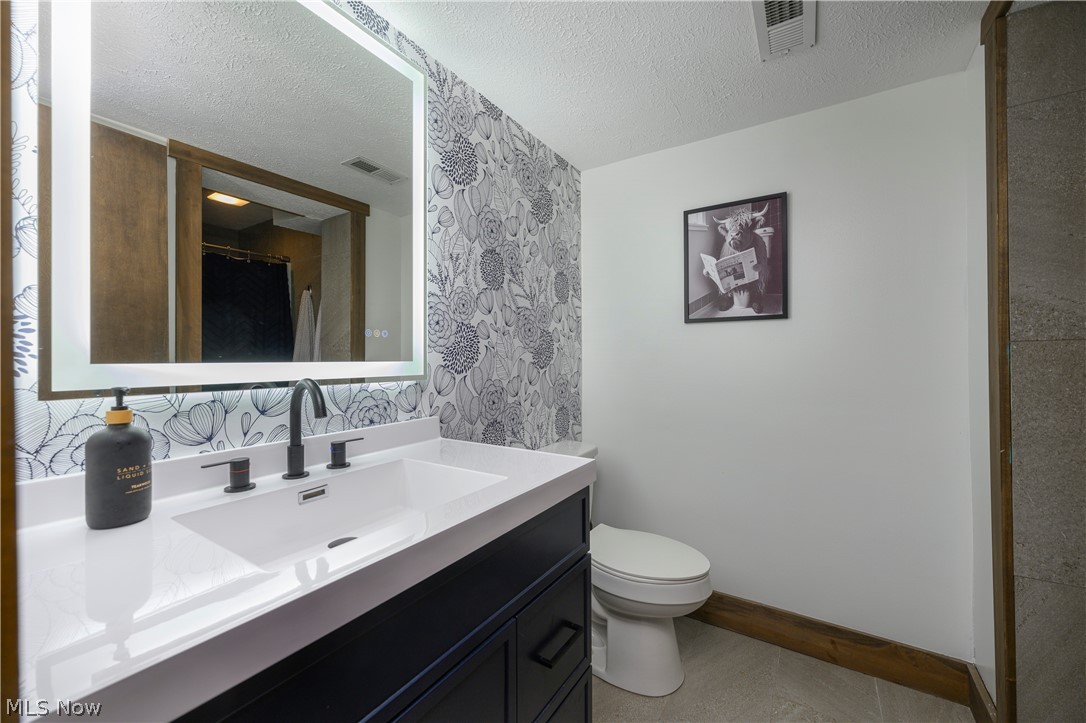 2490 Oak Tree Drive NW Dover OH 44622