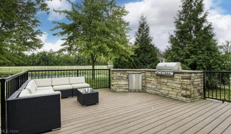 362 Pin Oak Circle Elyria OH 44035