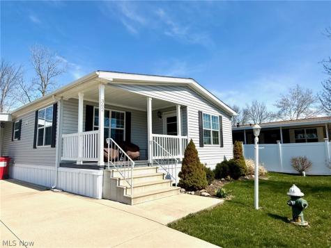 362 Pin Oak Circle Elyria OH 44035