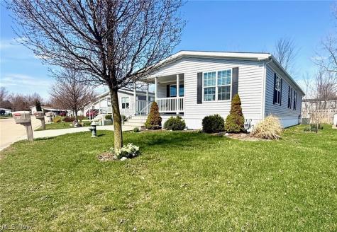 362 Pin Oak Circle Elyria OH 44035