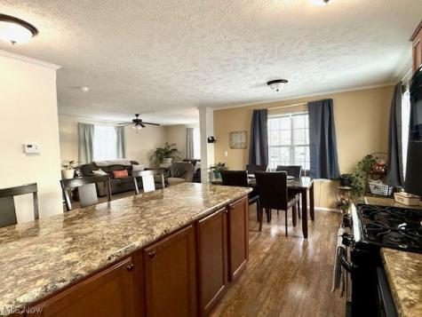 362 Pin Oak Circle Elyria OH 44035