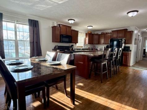 362 Pin Oak Circle Elyria OH 44035