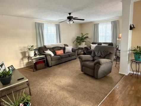 362 Pin Oak Circle Elyria OH 44035