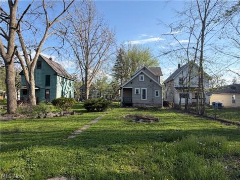 347 11th Street Elyria OH 44035