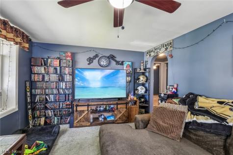 1430 Janice Massillon OH 44646