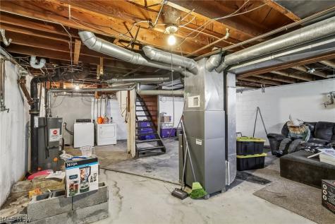 1430 Janice Massillon OH 44646
