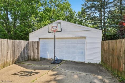 1430 Janice Massillon OH 44646