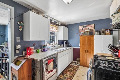 1430 Janice Massillon OH 44646
