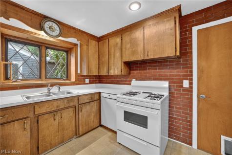 309 Hafely Drive Lorain OH 44052